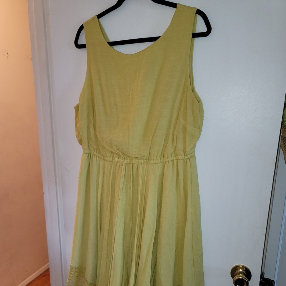 Candalite Womens size 2X dress with embroidered ends detail